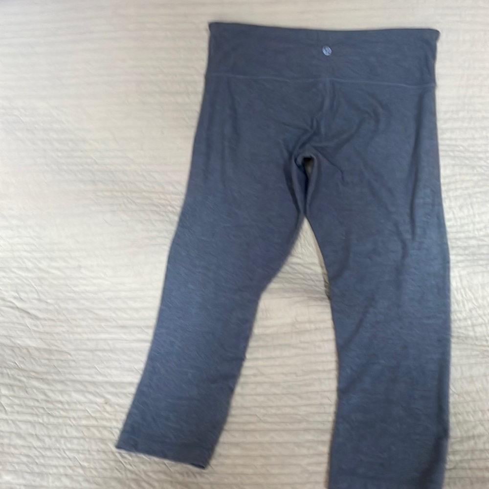 Lululemon crop gray size 8 align